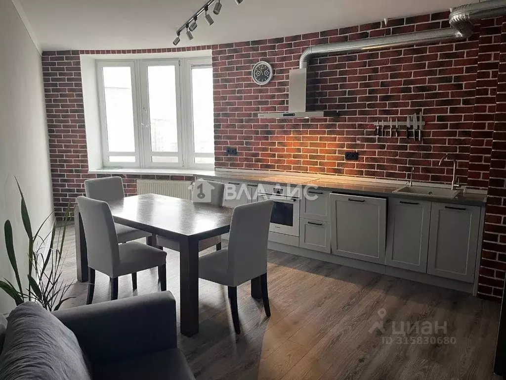 3-к кв. Калининградская область, Калининград ул. Горького, 164 (93.0 ... - Фото 1