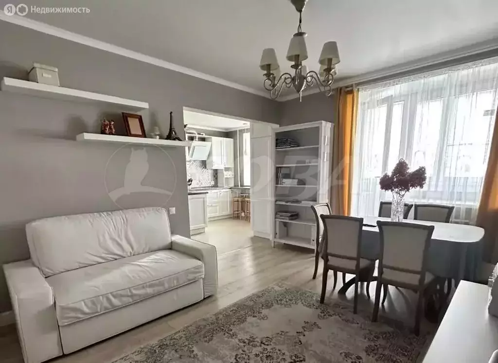 3-комнатная квартира: Тобольск, улица Радищева, 1 (79.3 м) - Фото 1