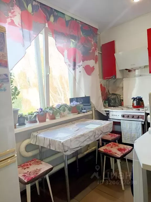 3-к кв. Саратовская область, Энгельс ул. Колотилова, 48 (60.0 м) - Фото 1