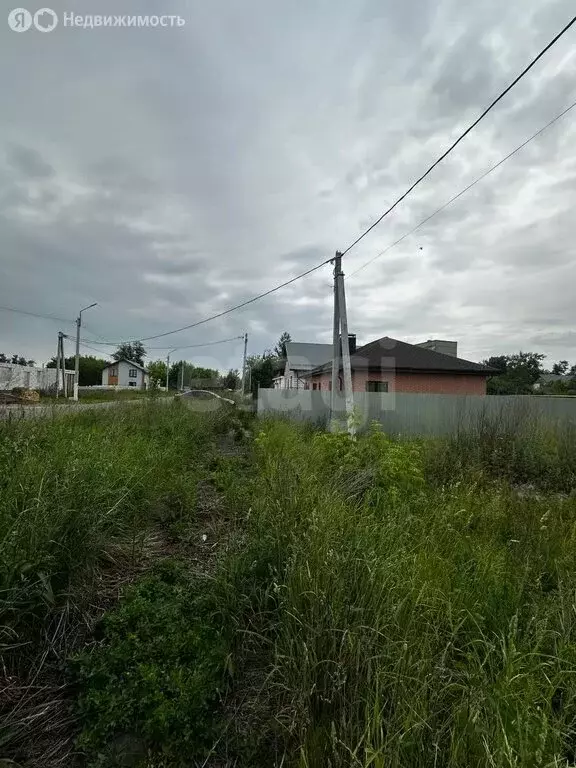 Участок в село Дмитриевская Слобода, Октябрьская улица (704 м) - Фото 0