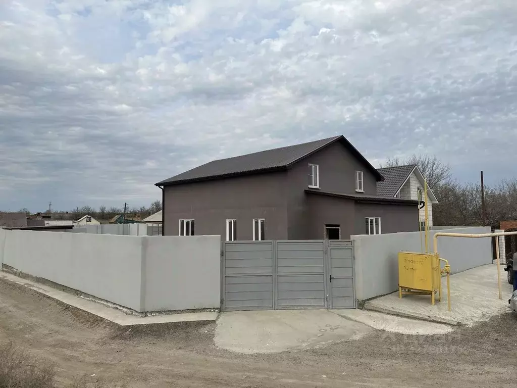 Коттедж в Астраханская область, Астрахань ул. Любы Шевцовой, 87 (225 ... - Фото 1