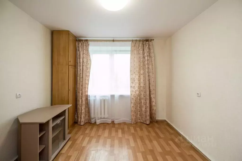 Комната Тюменская область, Тюмень ул. Республики, 218 (12.4 м) - Фото 1