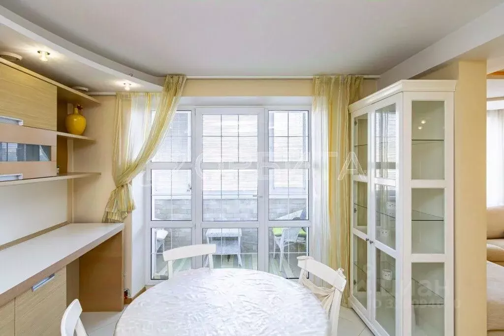 3-к кв. Тюменская область, Тюмень ул. Малыгина, 8 (96.0 м) - Фото 0