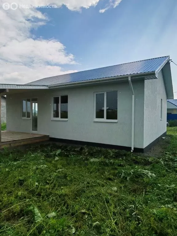 Дом в посёлок Бобровский, улица Краснодеревцев (100 м) - Фото 1
