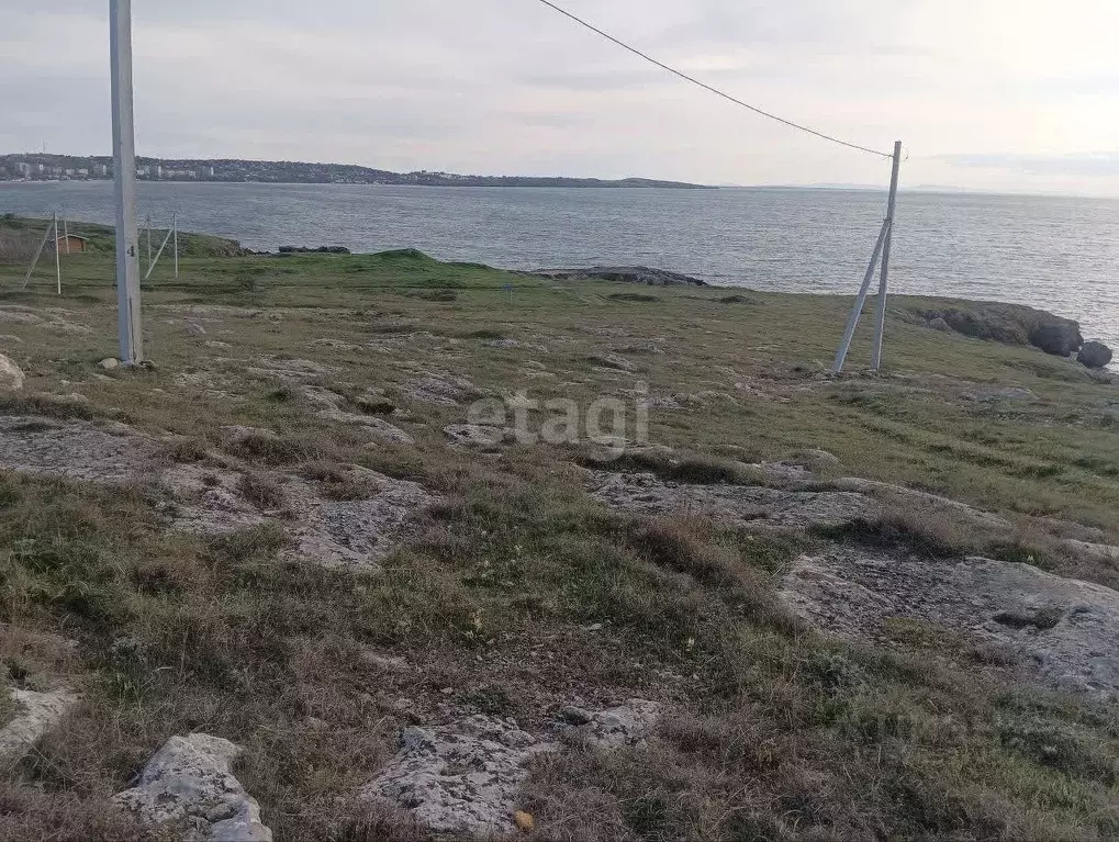 Участок в Крым, Ленинский район, с. Мысовое ул. Центральная (6.0 сот.) - Фото 1