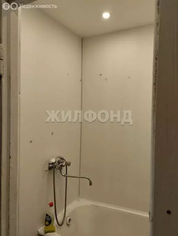 3-комнатная квартира: Новосибирск, Кировский район, Затулинский ... - Фото 1
