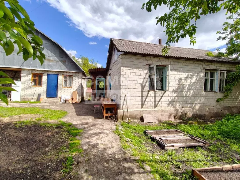 Дом в Белгородская область, Старооскольский городской округ, с. ... - Фото 1