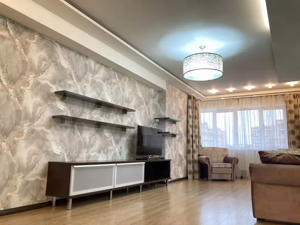 3-к. квартира, 90 м, 3/7 эт. - Фото 1