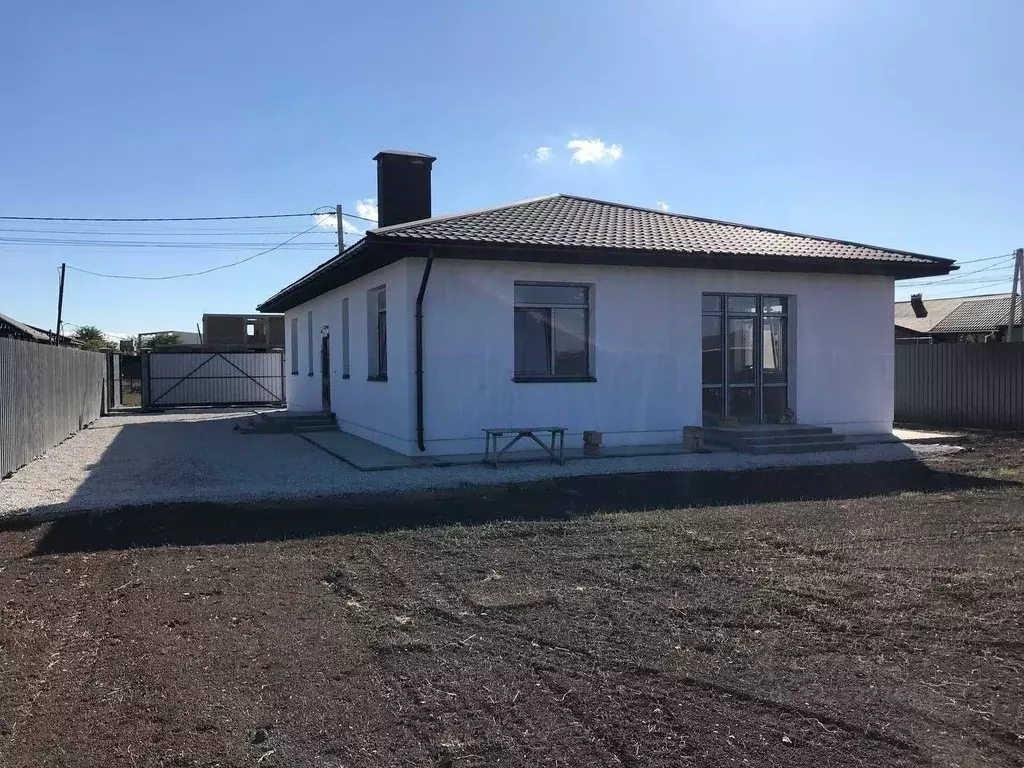 Дом в Крым, Сакский район, с. Уютное пер. Тихий (131 м) - Фото 1