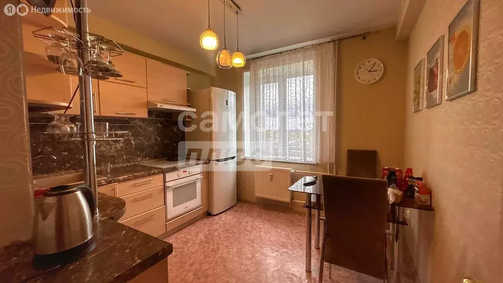 2-комнатная квартира: Ижевск, улица А.Н. Сабурова, 17 (55 м) - Фото 1