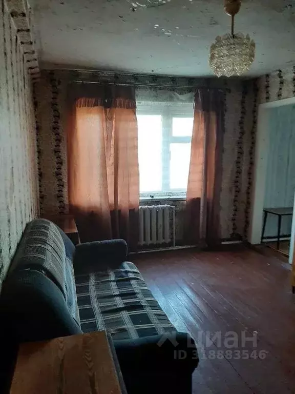 3-к кв. Оренбургская область, Гайский муниципальный округ, пос. ... - Фото 1