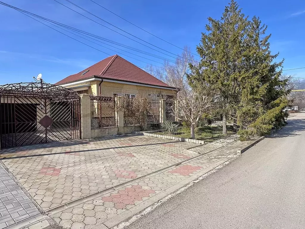 Дом 200 м на участке 10 сот. - Фото 0