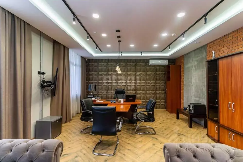 Офис в Ханты-Мансийский АО, Сургут Университетская ул., 11 (297 м) - Фото 1