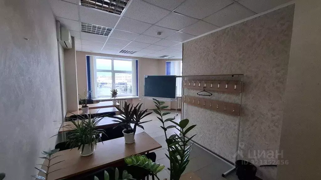 Помещение свободного назначения в Свердловская область, Верхняя Пышма ... - Фото 0