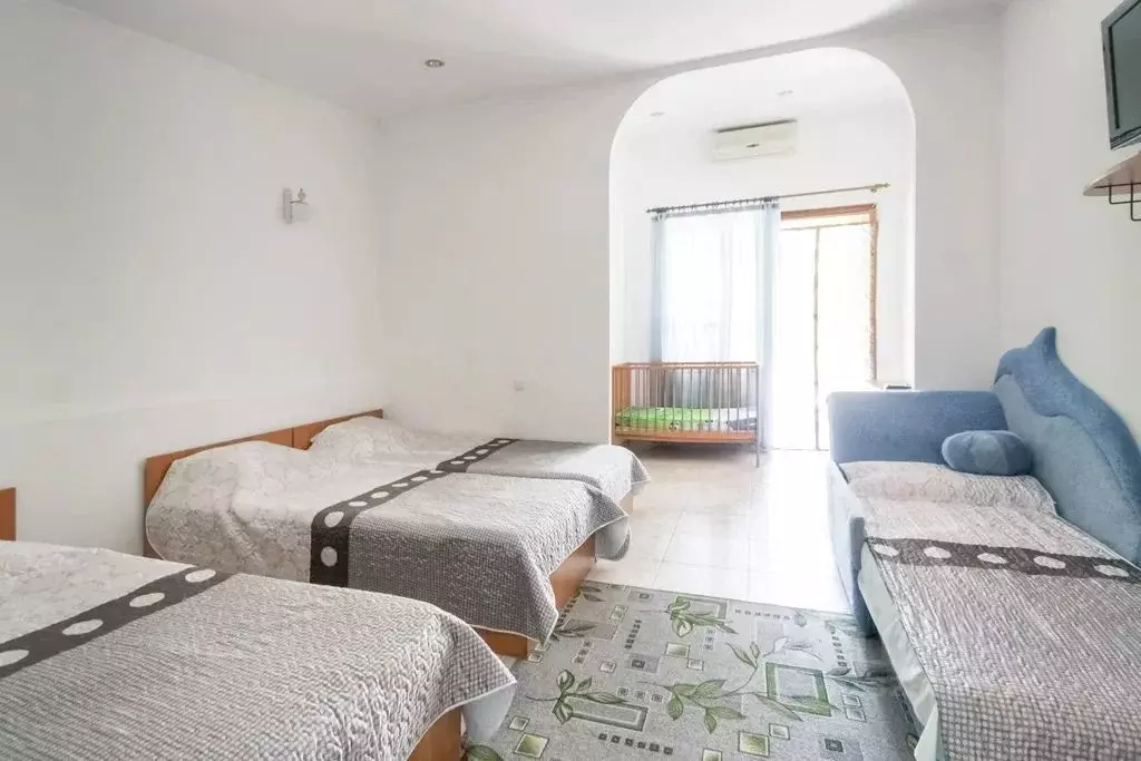 Комната Крым, Ленинский район, Белинское с/пос, с. Новоотрадное ул. ... - Фото 2