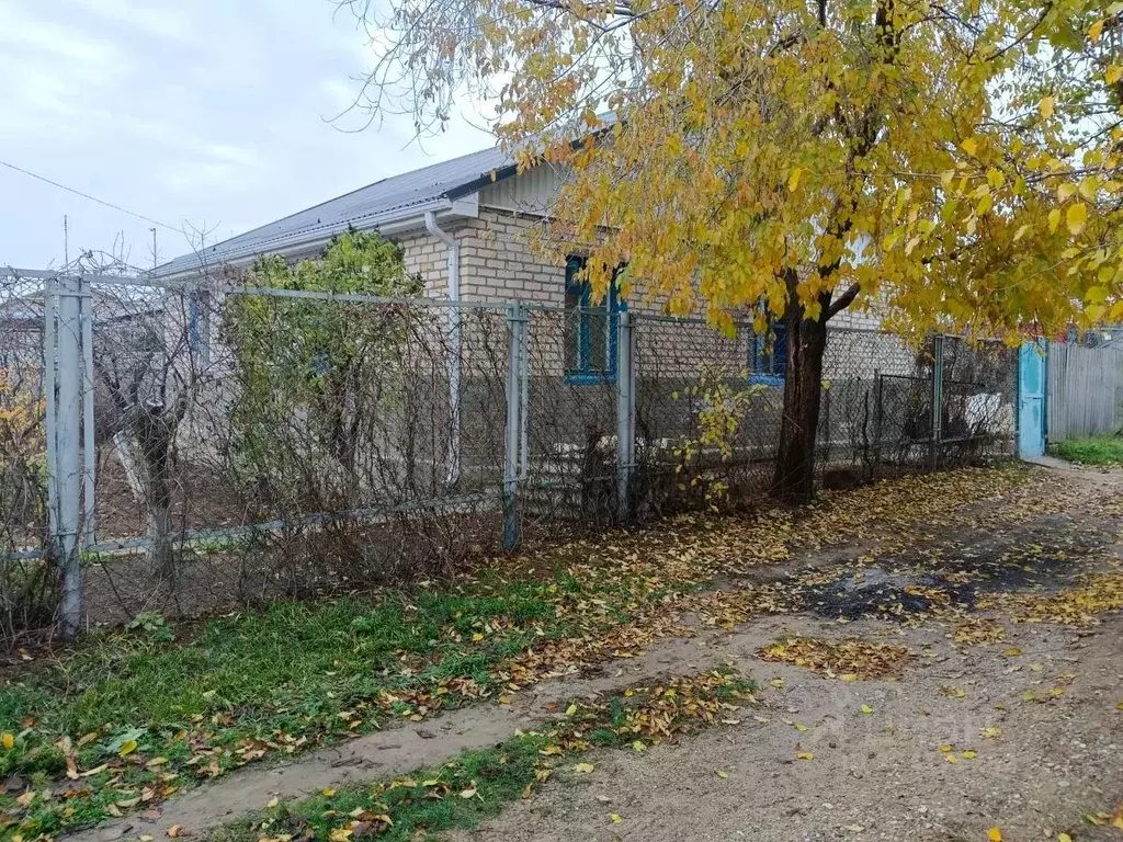 Дом в Калмыкия, Целинный район, с. Троицкое Геологическая ул., 29 (80 ... - Фото 1