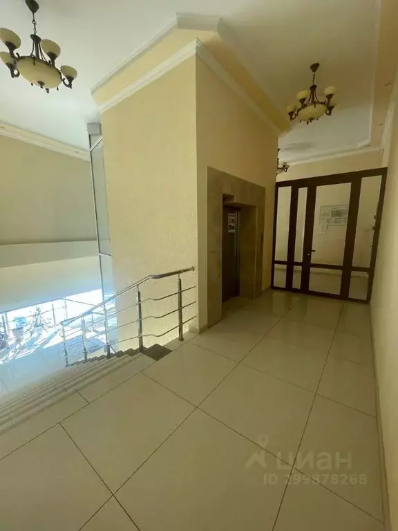 Офис в Ханты-Мансийский АО, Нижневартовск ул. Кузоваткина, 17 (347 м) - Фото 1