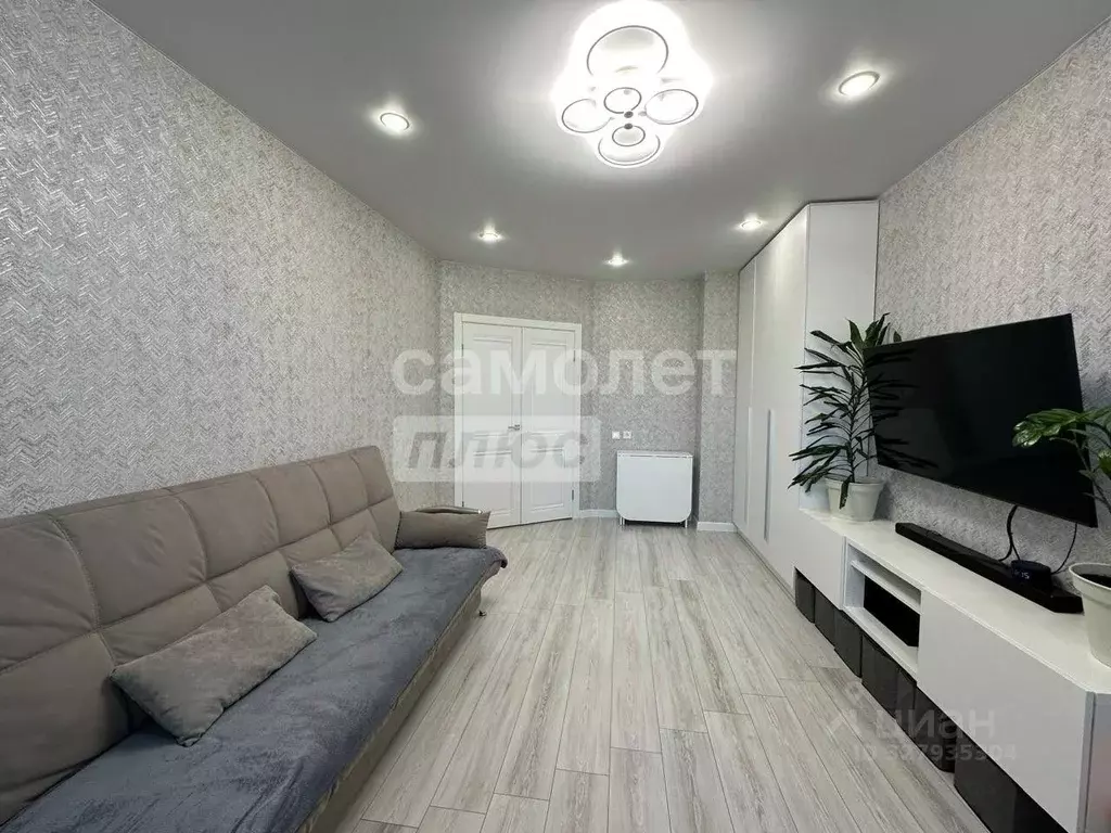 2-к кв. Татарстан, Зеленодольск просп. Строителей, 24А (53.5 м) - Фото 1