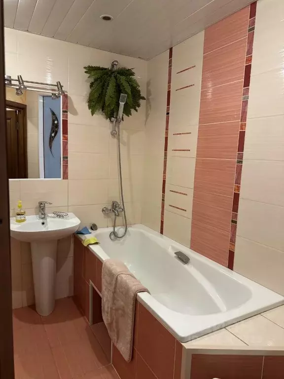 3-к кв. Саратовская область, Саратов ул. Имени Е.И. Пугачева, 1А (70.0 ... - Фото 1