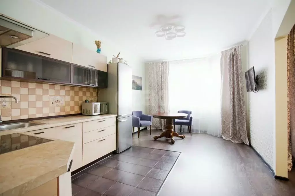 3-к кв. Тюменская область, Тюмень Заречный проезд, 33 (116.0 м) - Фото 1