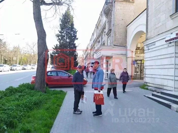 Торговая площадь в Севастополь просп. Нахимова, 17 (70 м) - Фото 2