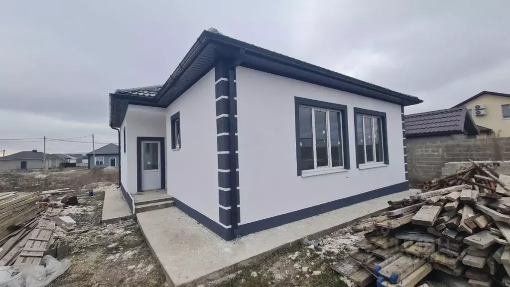 Дом в Краснодарский край, Новороссийск городской округ, Семигорский ... - Фото 0