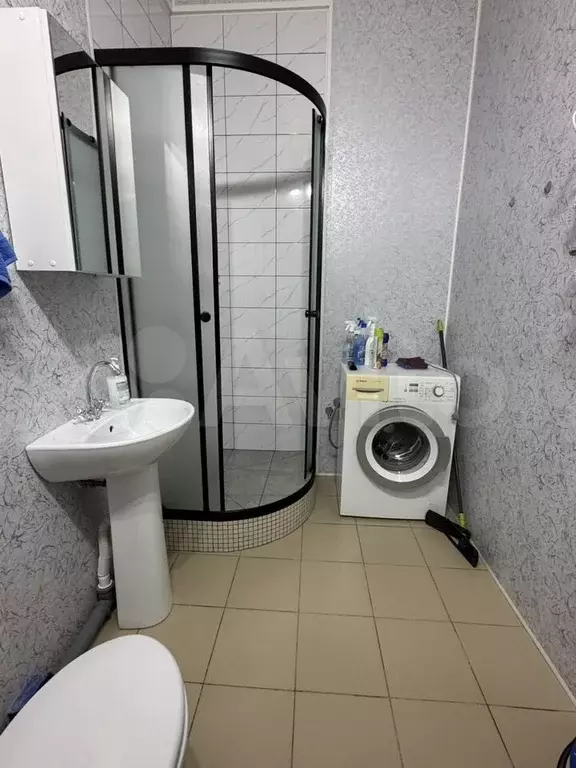 1-к. квартира, 40 м, 1/3 эт. - Фото 1