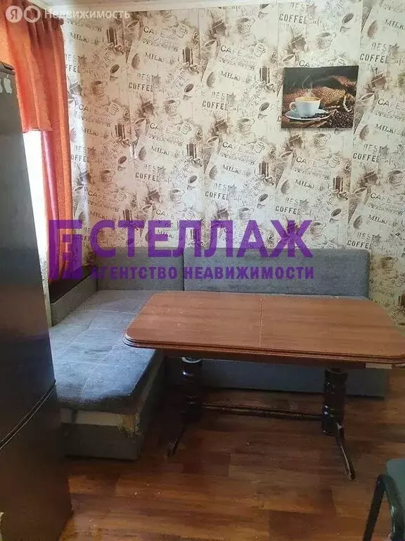 3-комнатная квартира: Феодосия, улица Первушина, 28 (60 м) - Фото 0
