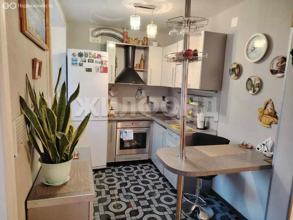 2-комнатная квартира: Иркутск, улица Александра Невского, 27 (42 м) - Фото 1