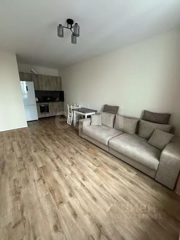 2-к кв. Тюменская область, Тюмень ул. Фармана Салманова, 18 (43.2 м) - Фото 1