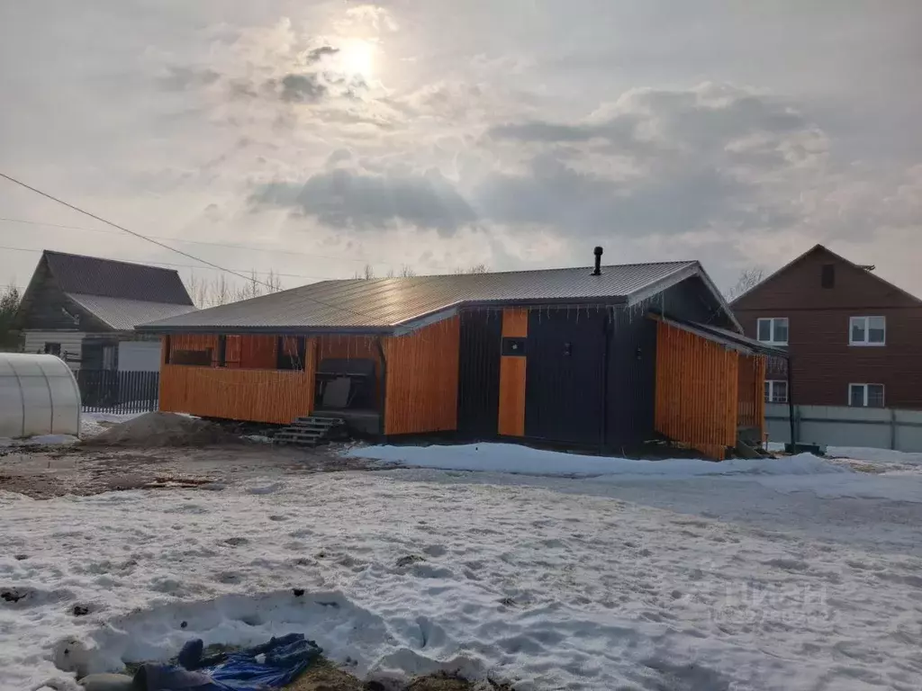 Дом в Ленинградская область, Кировское городское поселение, пос. ... - Фото 2