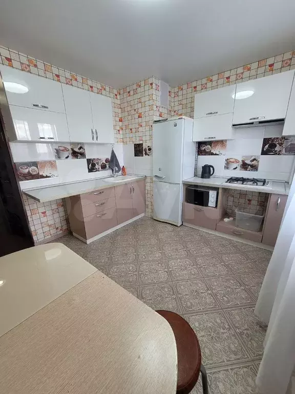 1-к. квартира, 40 м, 3/9 эт. - Фото 0