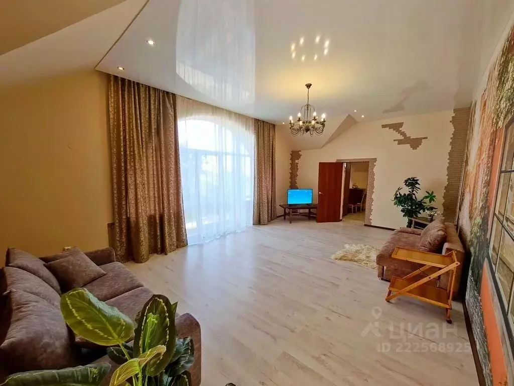 Дом в Краснодарский край, Ейск ул. Короленко, 9 (105 м) - Фото 1