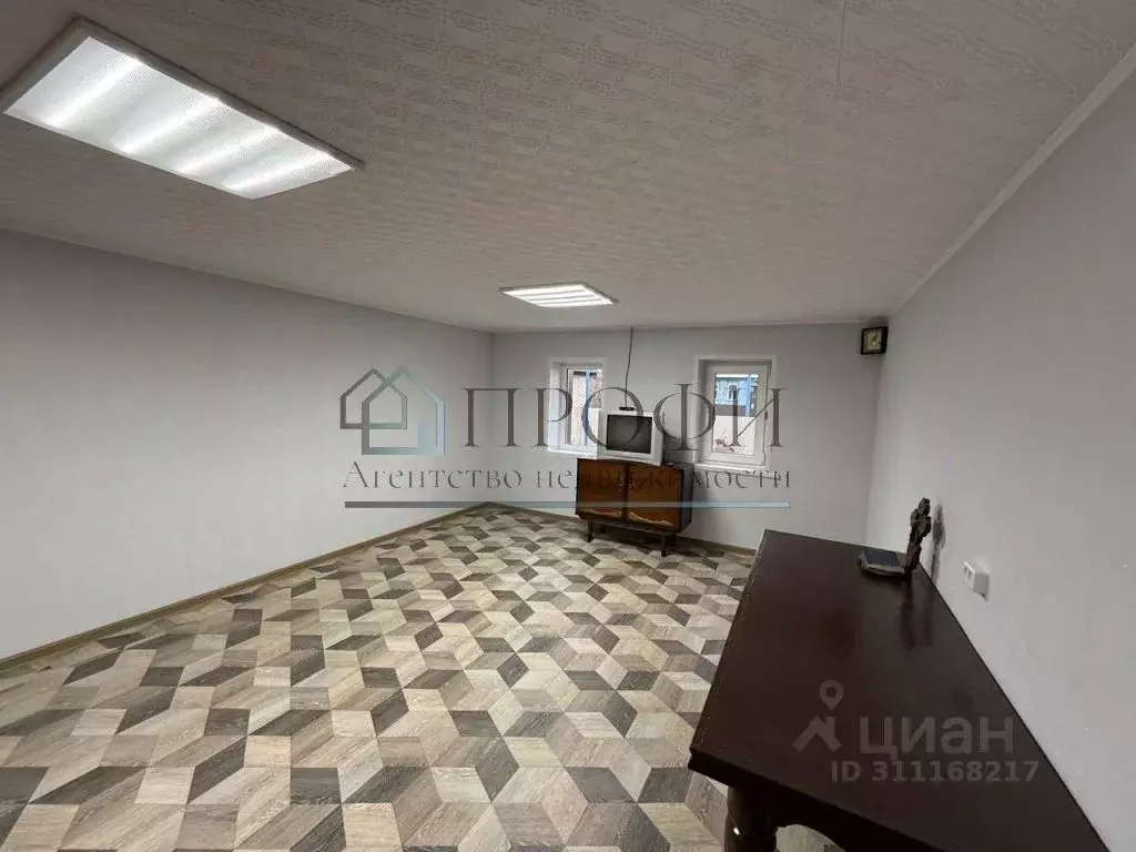 Дом в Белгородская область, Поселок Чернянка городское поселение, ... - Фото 2