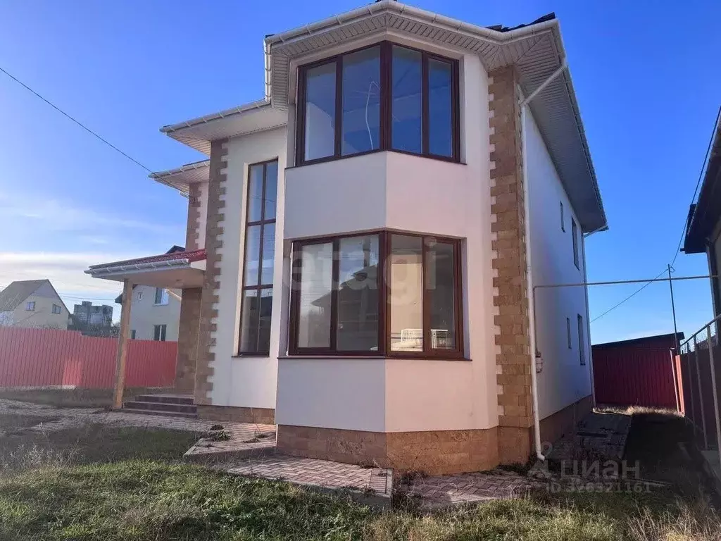 Дом в Крым, Симферопольский район, Чистенское с/пос, с. Фонтаны ул. ... - Фото 1