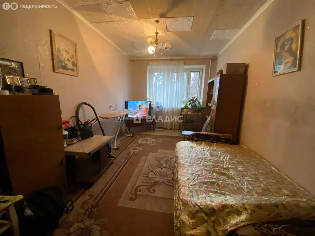 3-комнатная квартира: посёлок городского типа Белоомут, улица ... - Фото 1