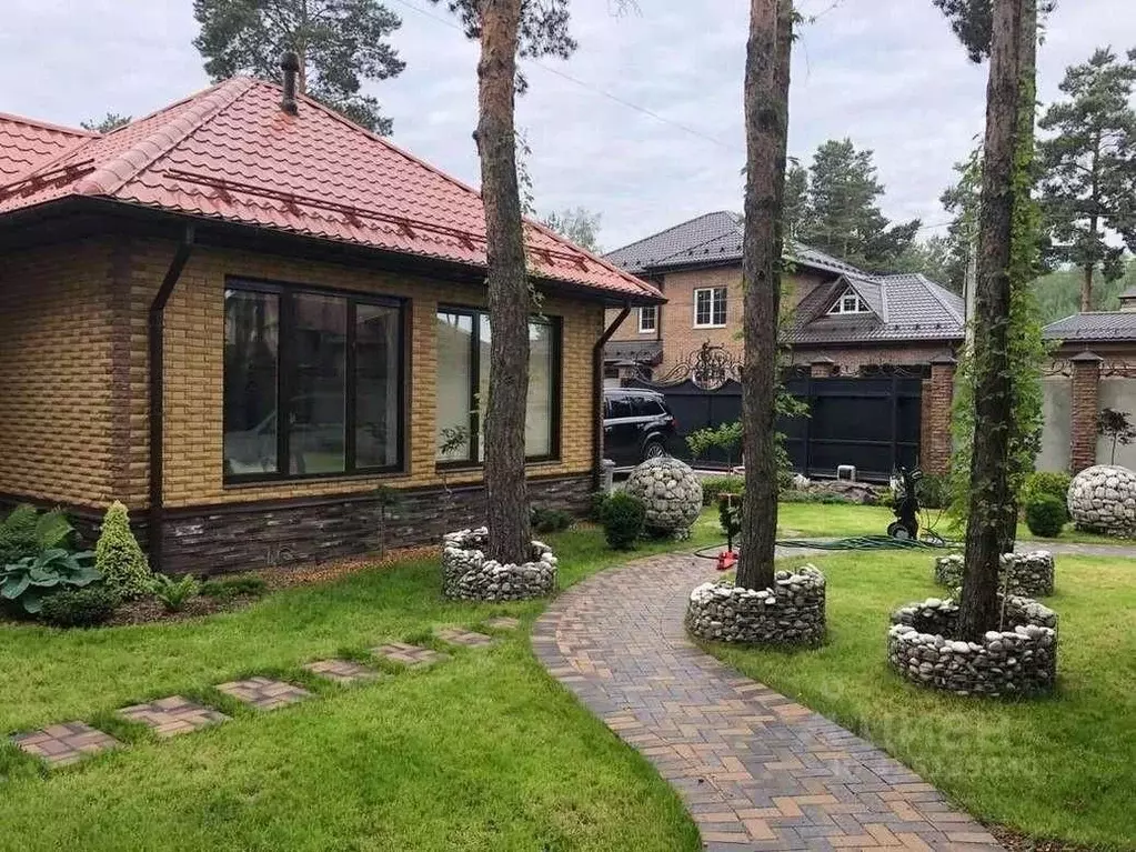 Дом в Брянская область, Брянск Снежетьская ул. (184 м) - Фото 0