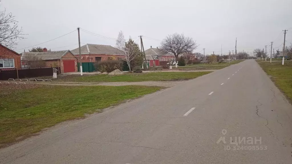 Участок в Краснодарский край, Щербиновский район, Новощербиновская ... - Фото 1