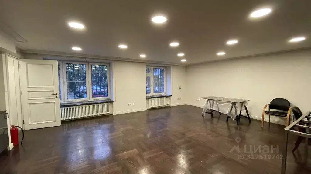 Помещение свободного назначения в Москва Смоленская ул., 7 (100 м) - Фото 1