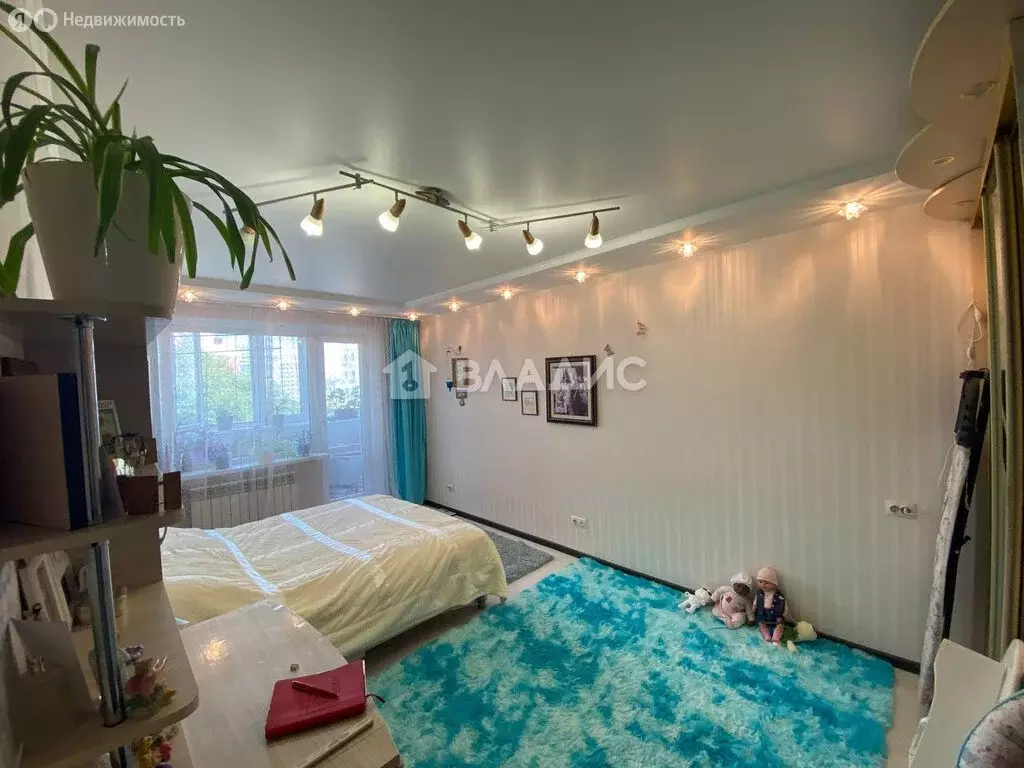 3-комнатная квартира: Белгород, улица 5 Августа, 28 (62 м) - Фото 1