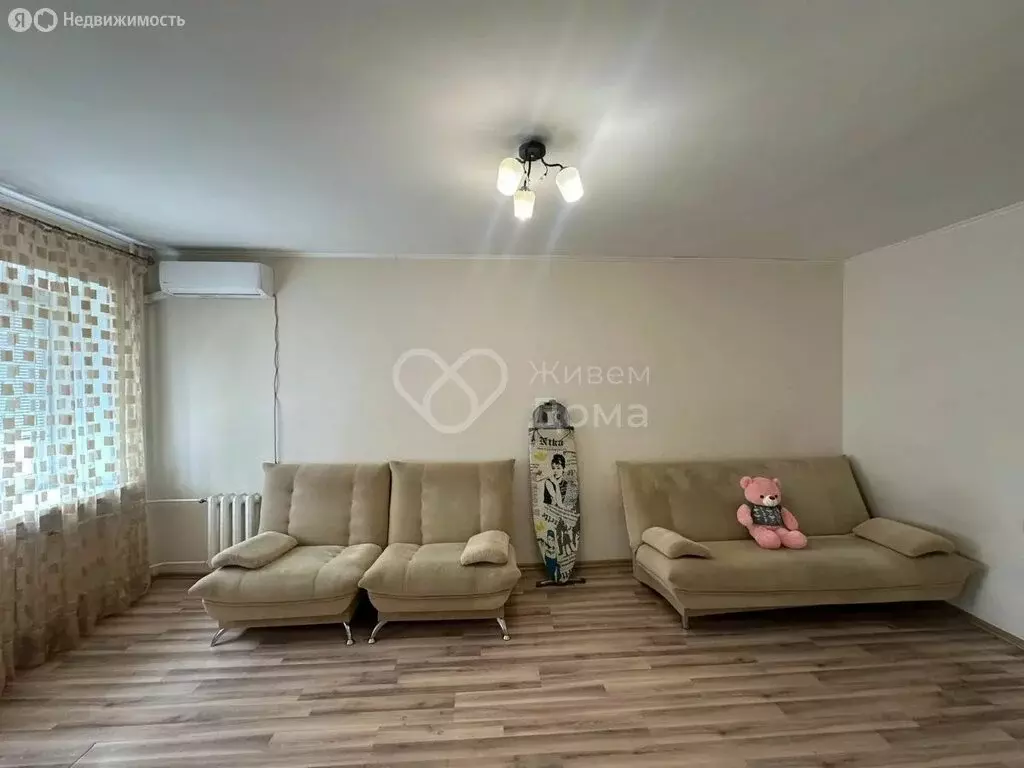 Квартира-студия: Волгоград, проспект Маршала Жукова, 112 (46.3 м) - Фото 2