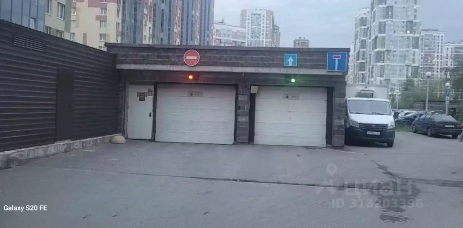 Гараж в Санкт-Петербург просп. Маршала Блюхера, 8к1 (13 м) - Фото 1