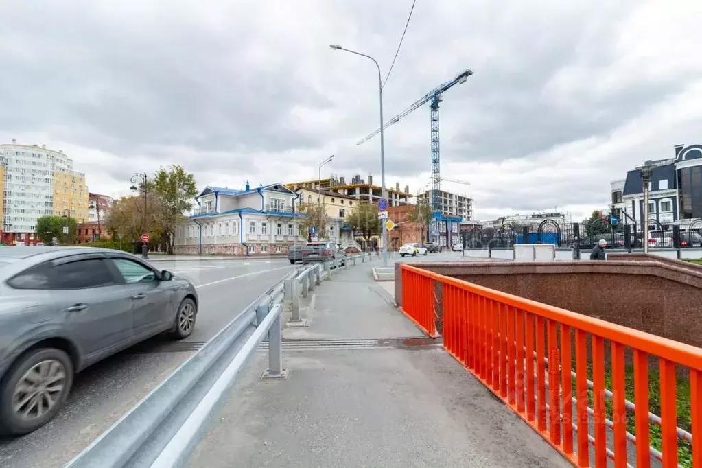 3-к кв. Тюменская область, Тюмень ул. Челюскинцев, 5 (89.8 м) - Фото 1