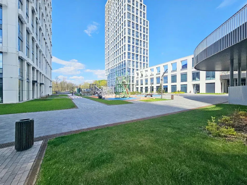 Продается 3-комнатная квартира - Фото 1