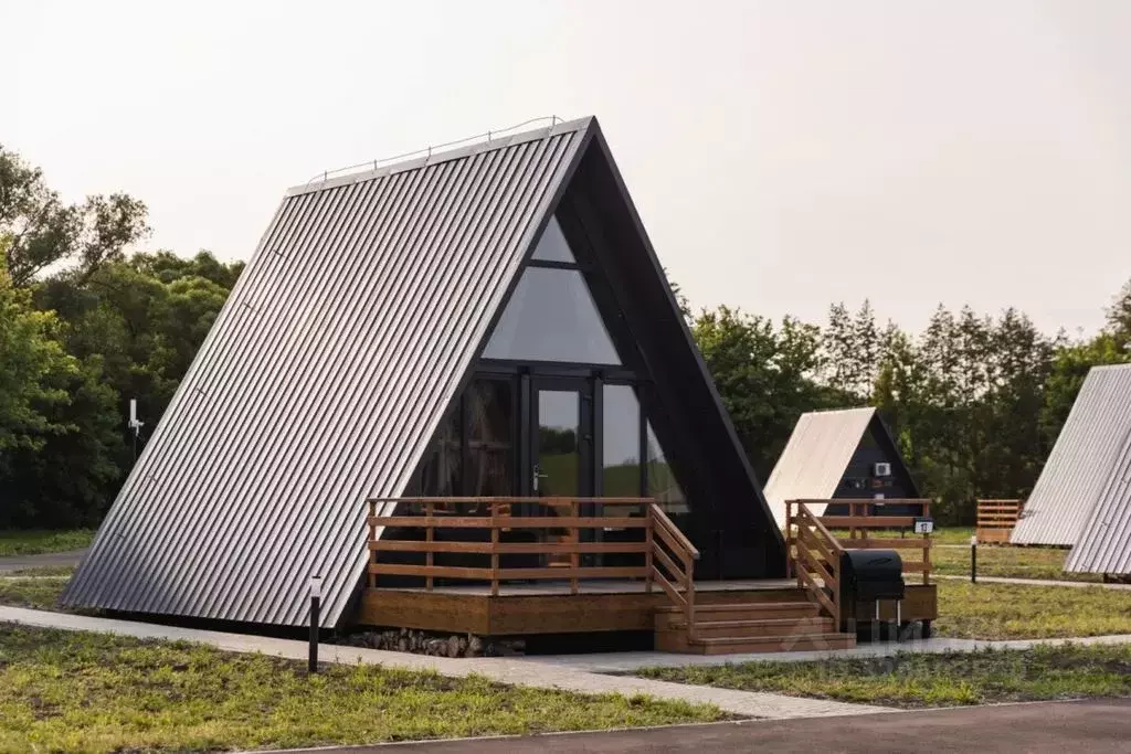 Дом в Курская область, Пристенский район, Котовский сельсовет, с. ... - Фото 1