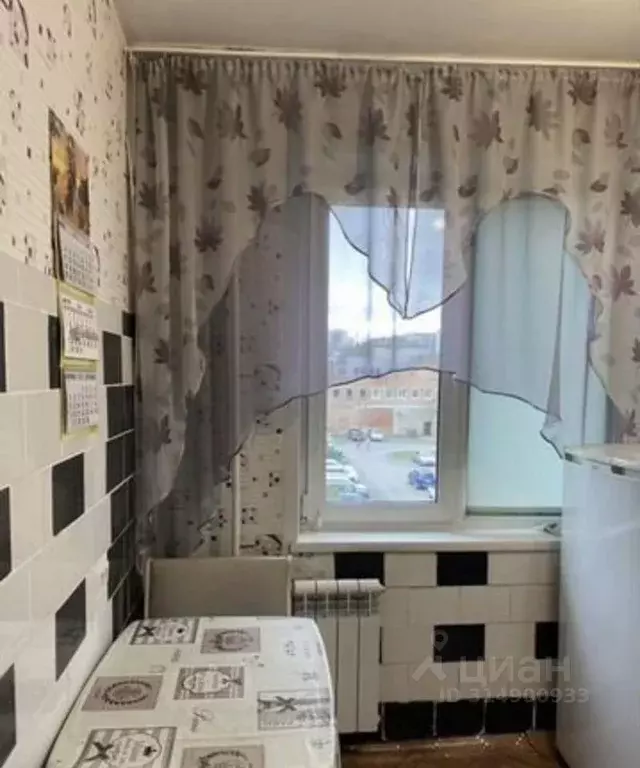 3-к кв. Кемеровская область, Кемерово Космическая ул., 16 (61.4 м) - Фото 1