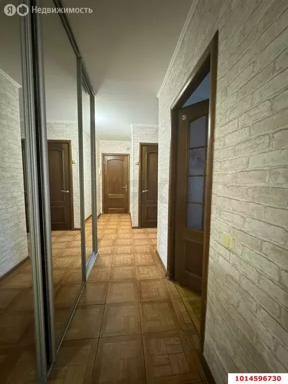 3-комнатная квартира: Краснодар, улица имени Тургенева, 145 (58 м) - Фото 0