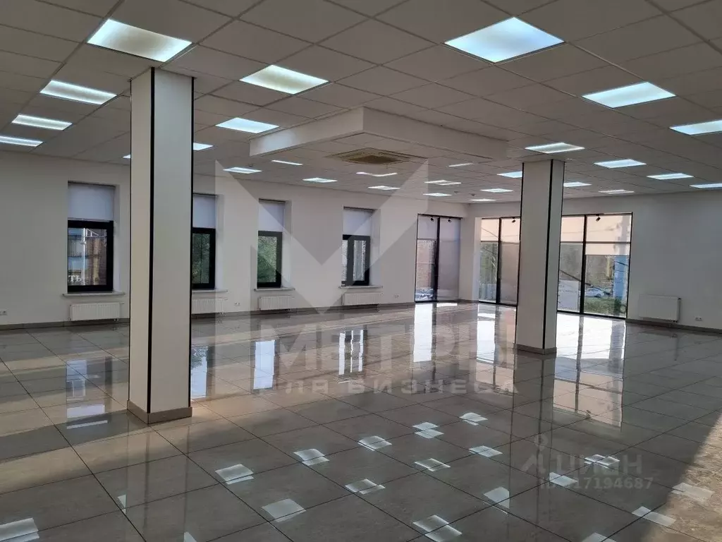 Офис в Краснодарский край, Краснодар ул. Красных Партизан, 541/1 (210 ... - Фото 1