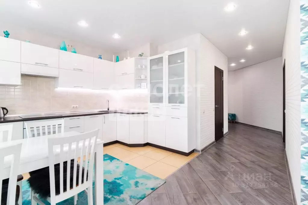 2-к кв. Омская область, Омск Госпитальная ул., 19а (64.8 м) - Фото 1