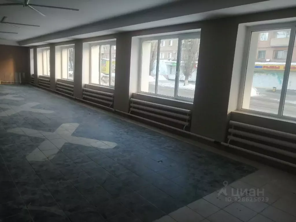 Торговая площадь в Волгоградская область, Жирновск ул. Ломоносова, 48А ... - Фото 2